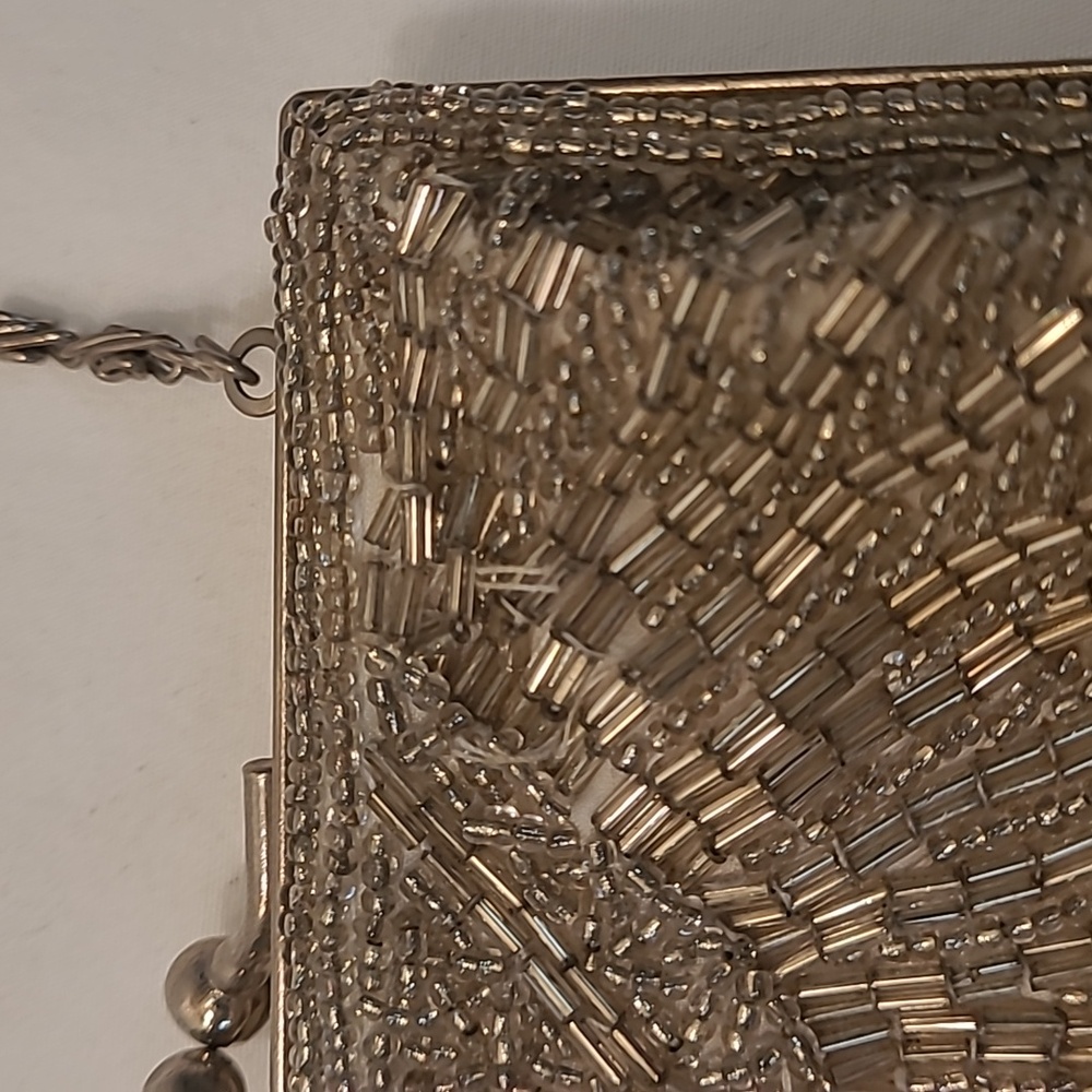 Vintage Shell Shaped Beaded Bag with Satin Lining Long Silver Tone Chain - Picture 12 of 13
